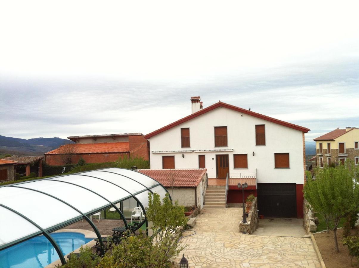 Refugio La Covatilla I,II,III y IV La Hoya Exterior foto
